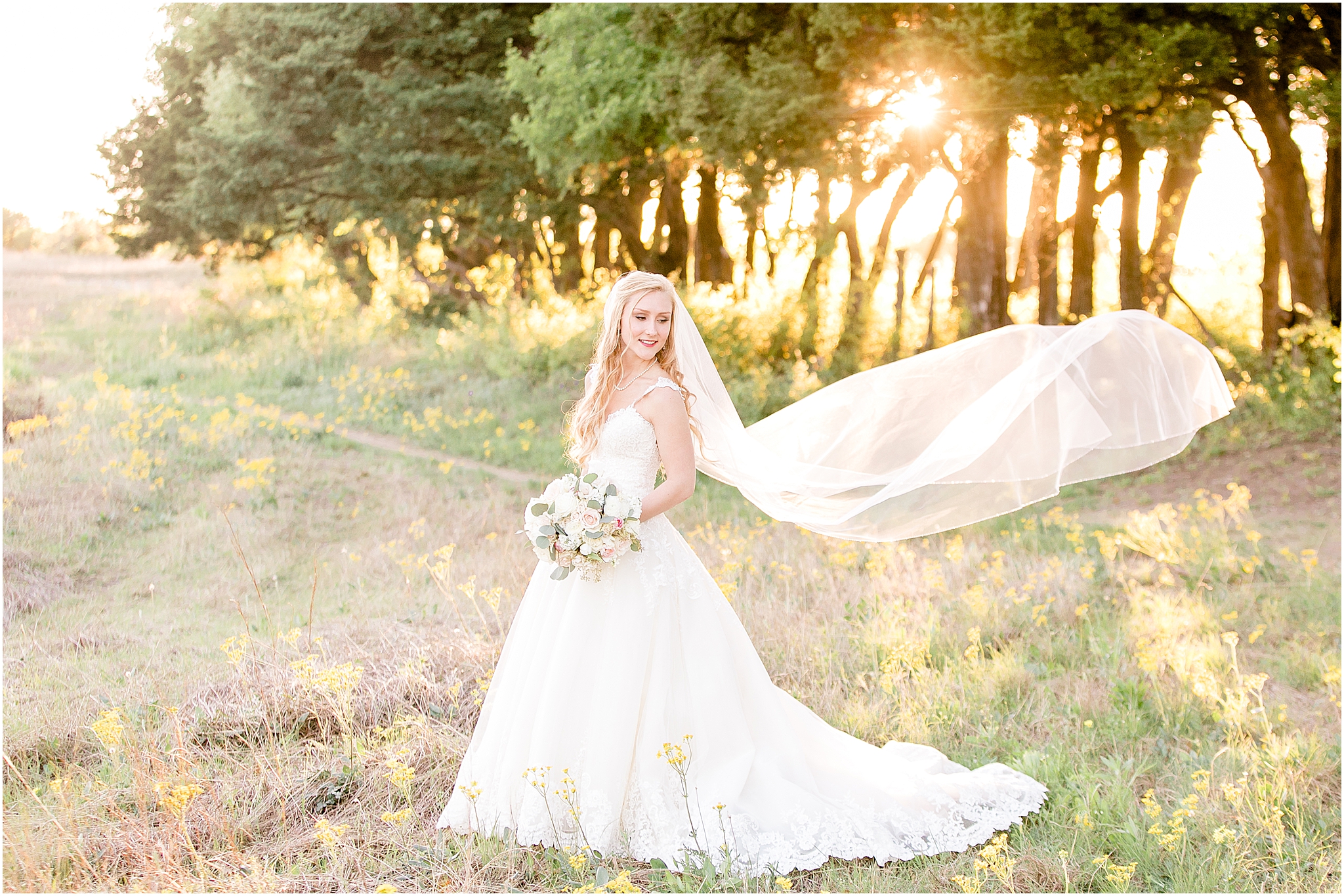Outdoor bridal session by Dallas Wedding Photographer Jillian Hogan Photography www.jillianhogan.com