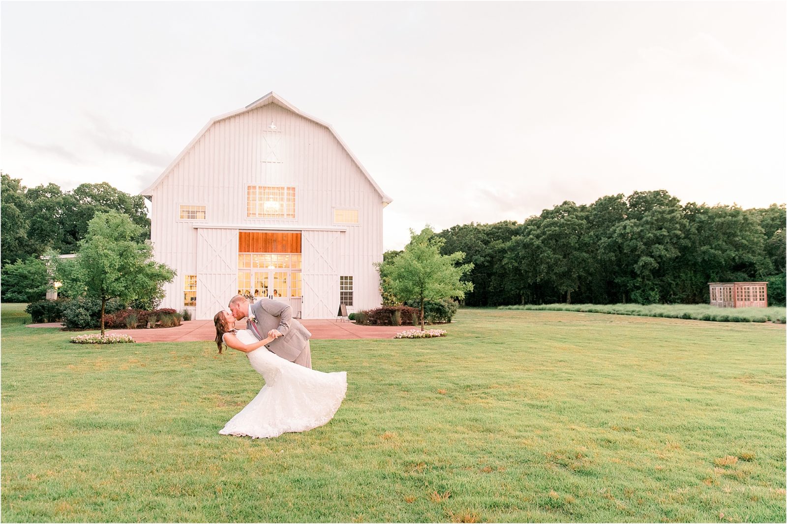 Wedding Reception at White Sparrow Barn in Dallas, TX by wedding photographer Jillian Hogan 