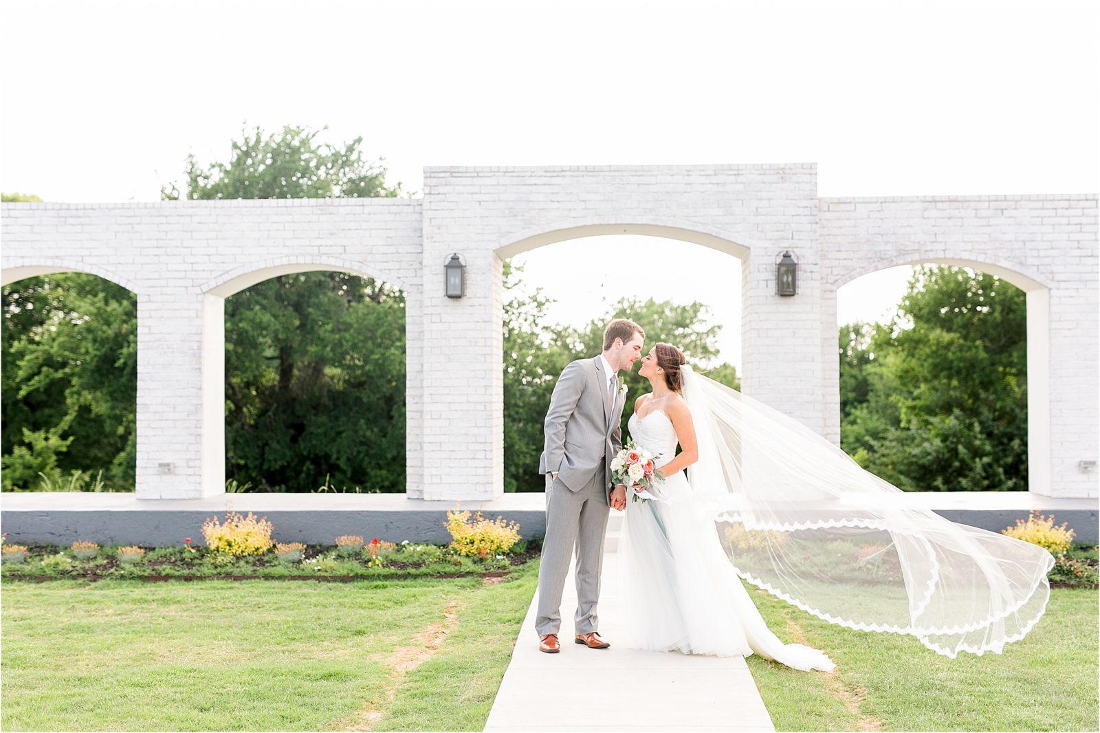 Dallas Wedding Photography at The Grand Ivory in Leonard, Texas by DFW Wedding Photographer Jillian Hogan 